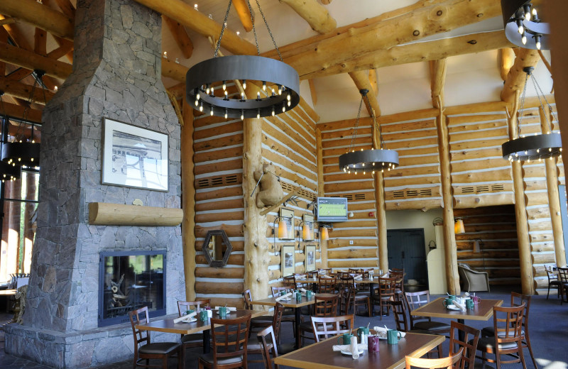 Dining at Rocky Crest Golf Resort.