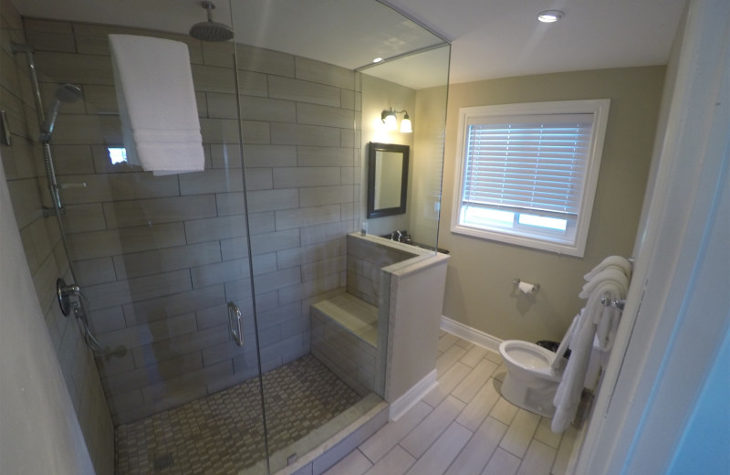 Cottage bathroom at Eganridge Resort, Country Club & Spa.