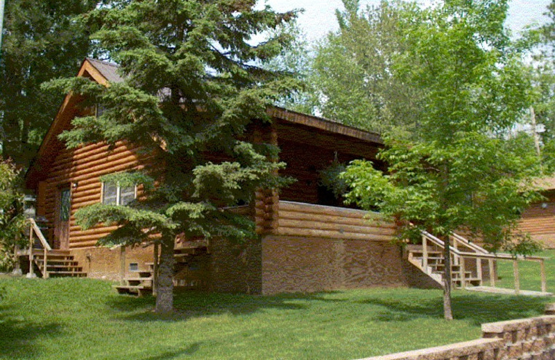 Cabin exterior at Ash-Ka-Nam Resort.