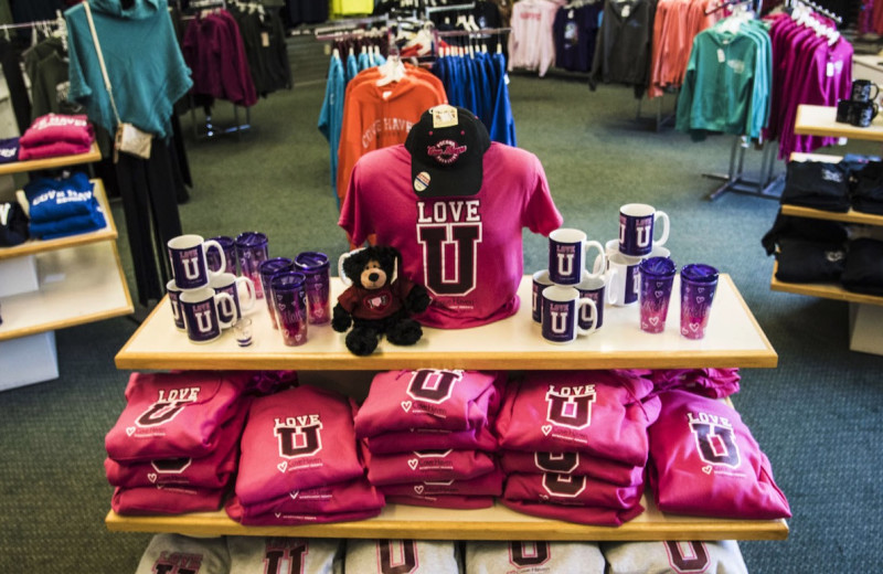Gift shop at Cove Haven Entertainment Resorts.