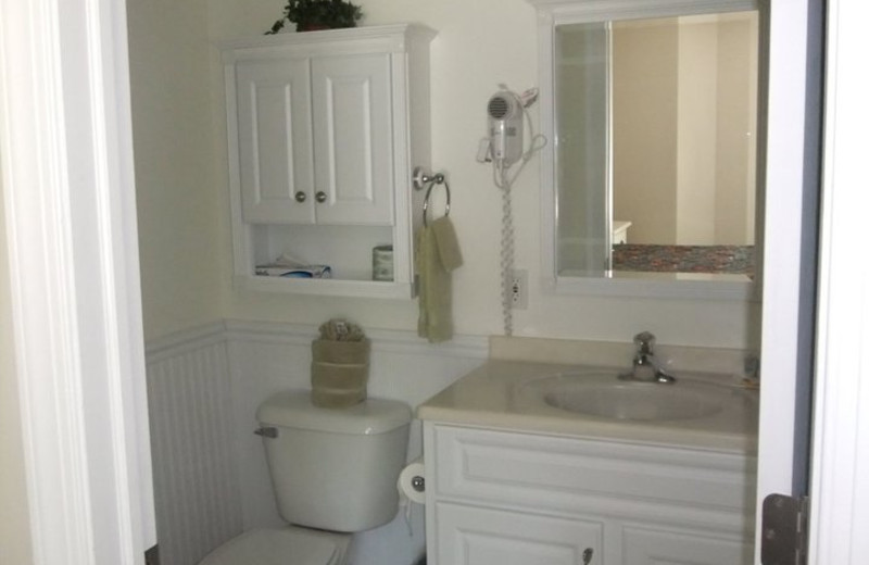 Suite bathroom at Charlevoix Inn.