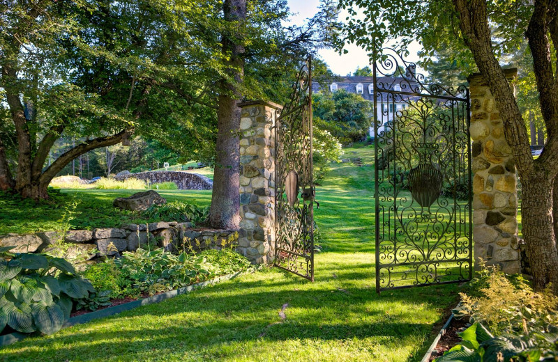 Exterior view of Adair Country Inn.