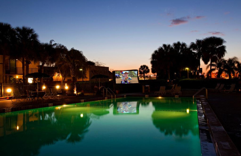 Outdoor pool at Maingate Lakeside Resort.