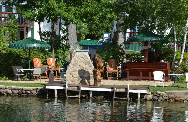 Patio at Channel Waterfront Cottages.