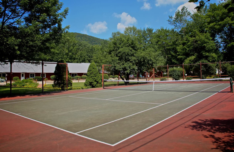 Tennis court at Woodwards Resort.