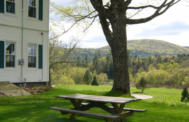 Exterior view of Three Stallion Inn.