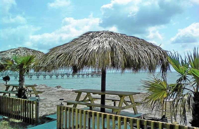 Beach dining at Hunt's Castle Hotel.