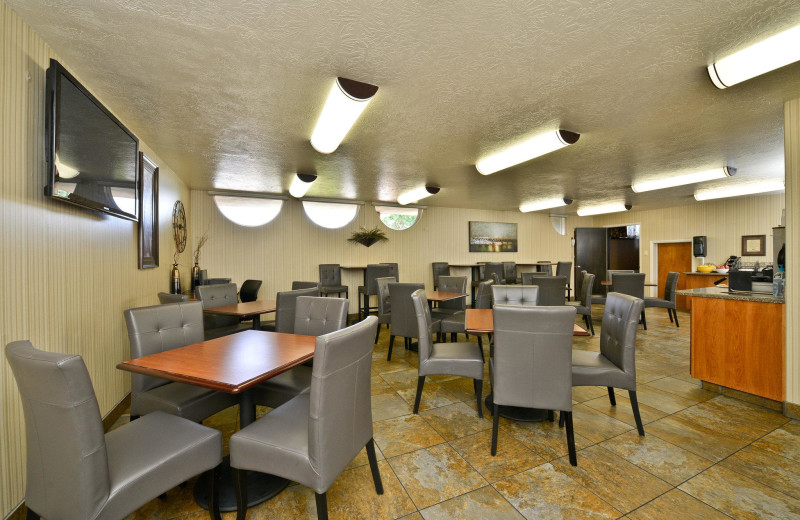 Dining at Best Western Coral Hills.