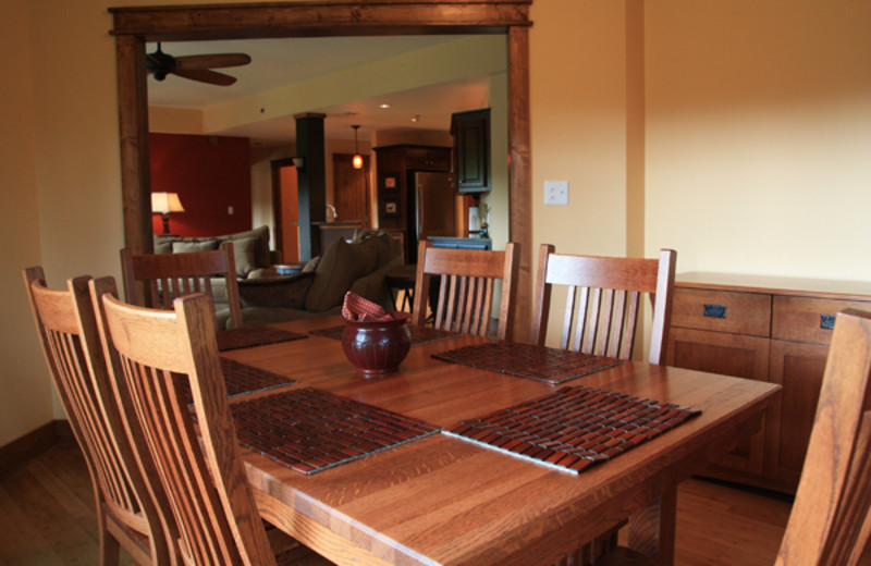 Condo dining room at Highland Rim Retreats.