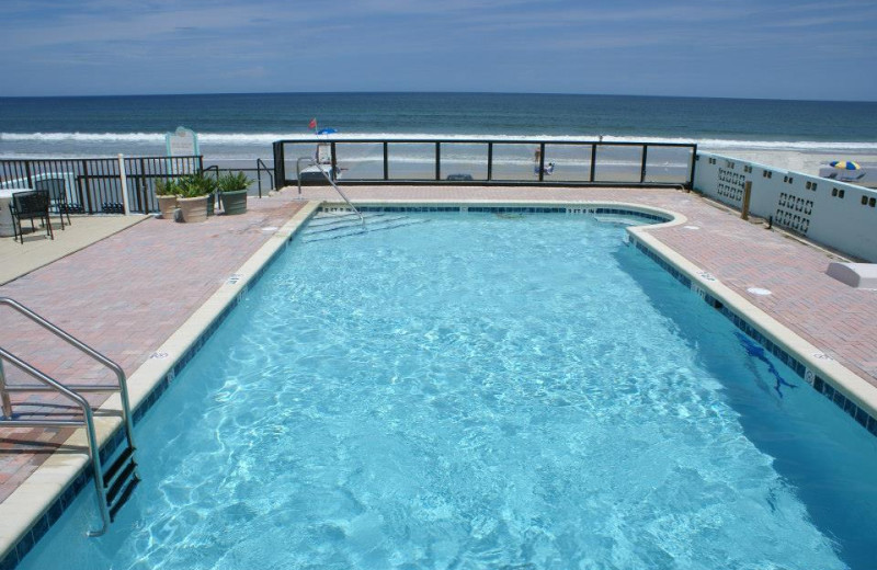 Outdoor pool at Daytona Shores Inn and Suites.