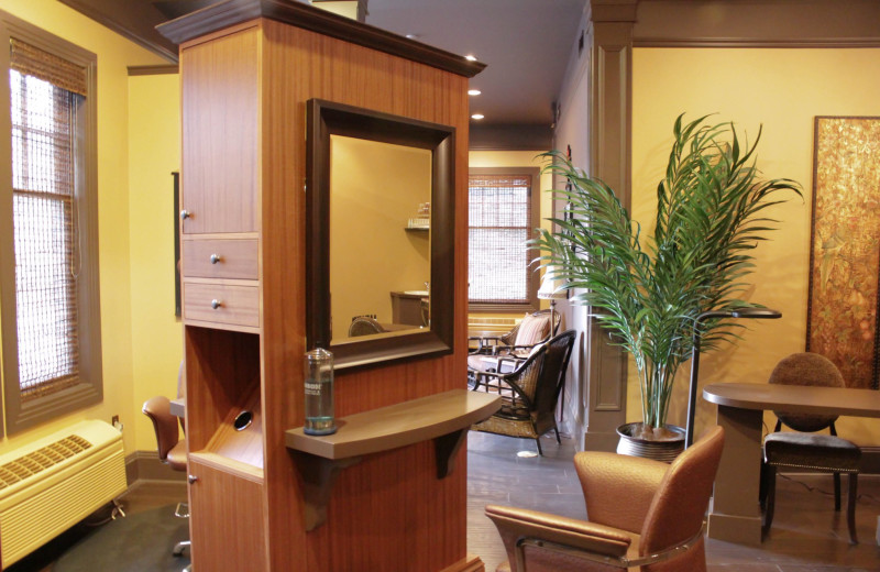 Salon view at Columbia Gorge Hotel.