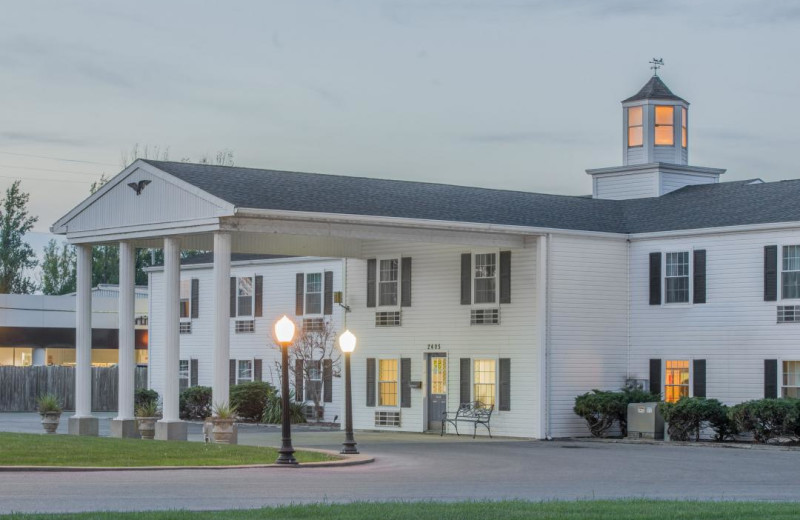 Exterior view of Knights Inn Sandusky.