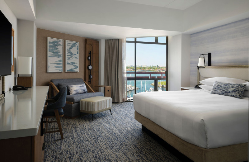 Guest room at San Diego Marriott Marquis