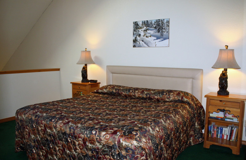 Guest room at Cascade Village Condominiums.