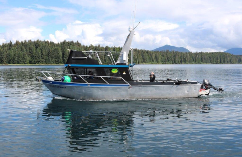 Boating at Favorite Bay Lodge.