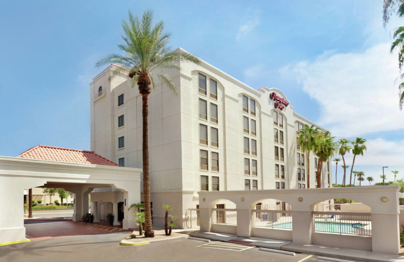 Exterior view of Hampton Inn Phoenix-Chandler.