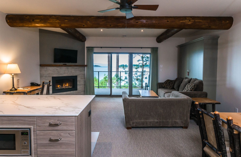 Guest living room at Tigh-Na-Mara Resort.