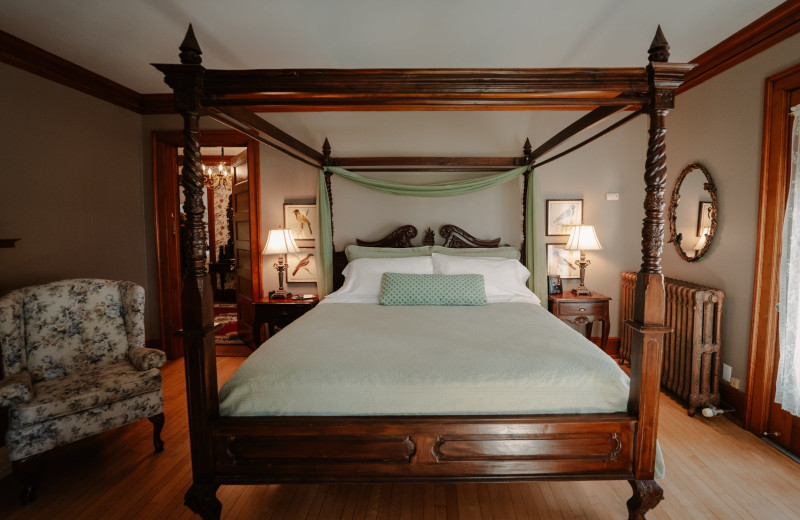 Guest room at Honeybee Inn Bed 