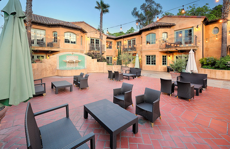Exterior View of Hotel Los Gatos