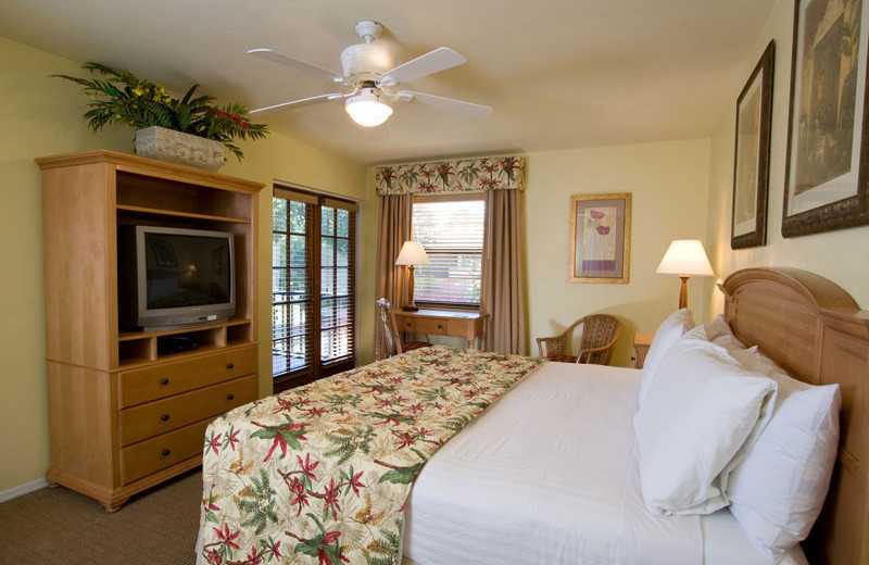 Guest Room at Park Shore Resort