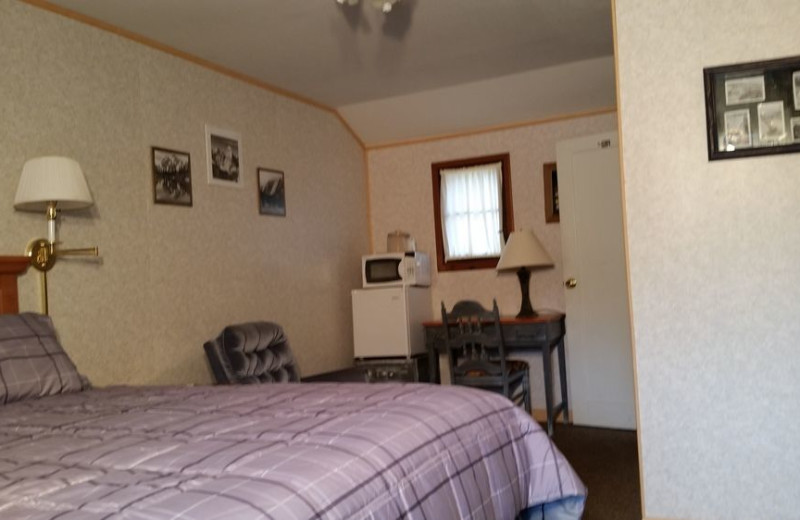 Guest room at The Lantern Inn.