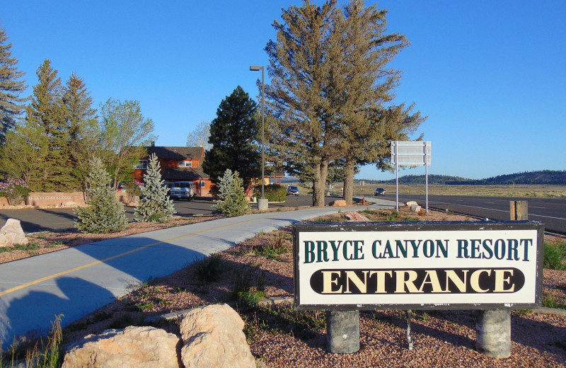 Exterior view of Bryce Canyon Resort.