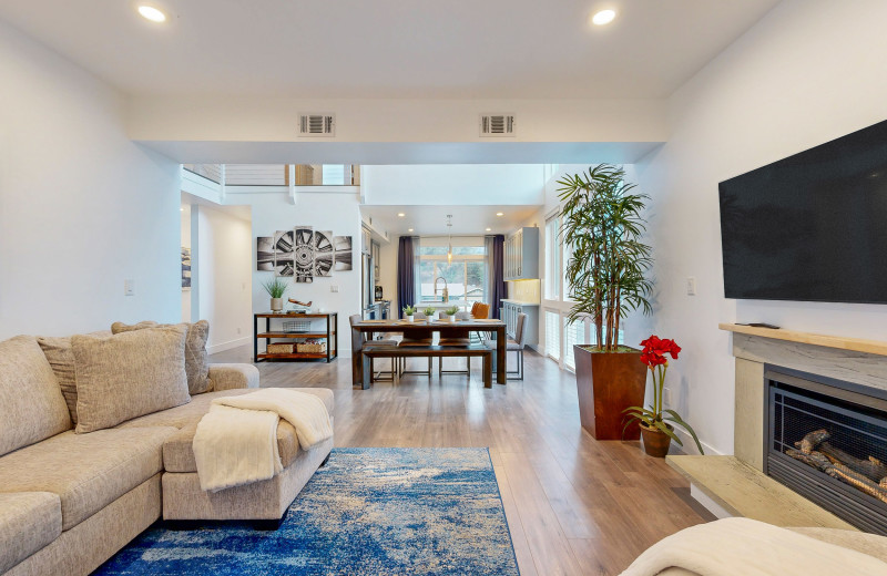 Rental living room at Pine Mountain Custom Rentals.