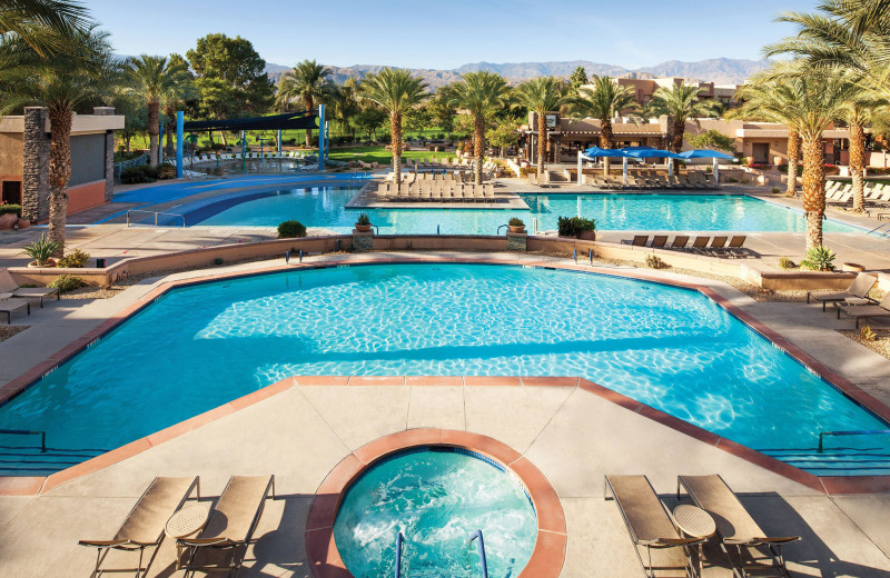 Outdoor pool at Marriott's Shadow Ridge.