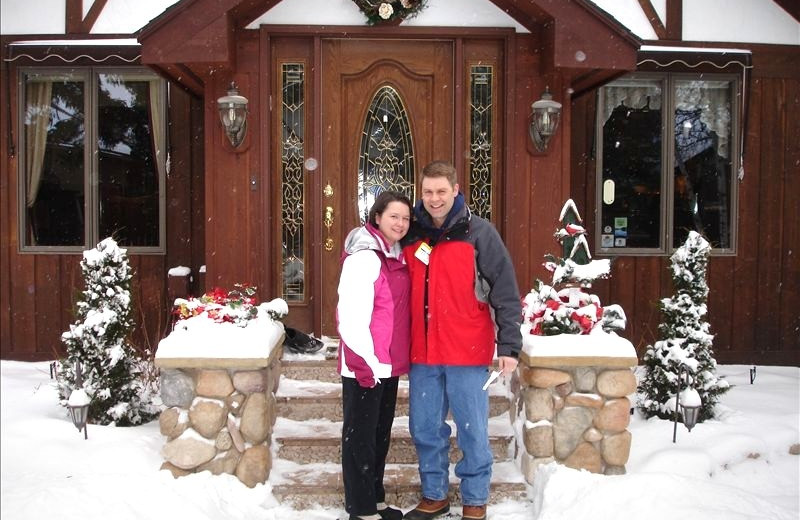 Couple at Sill's Lakeshore Resort.