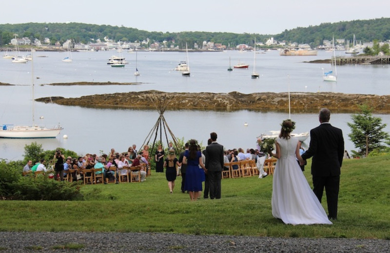 Weddings at Harborfields Waterfront Vacation Cottages.