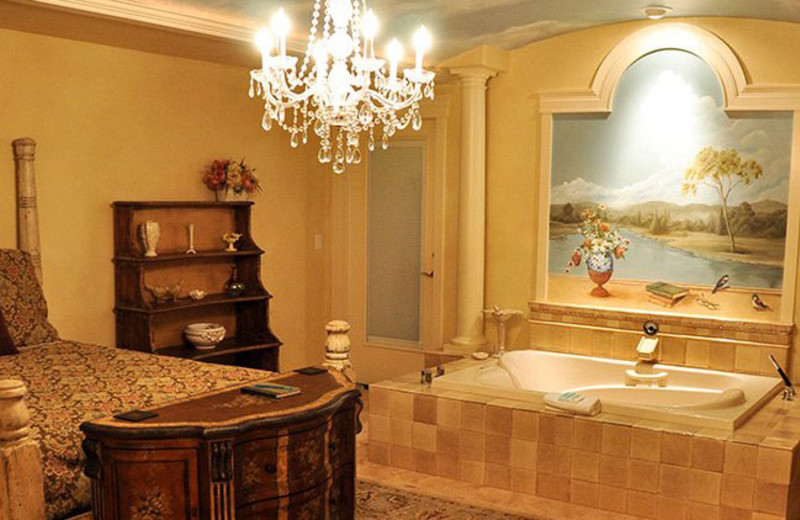 Guest suite with hot tub at Summer Creek Inn & Spa.