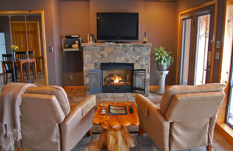 Guest living room at Beaver Lakefront Cabins.