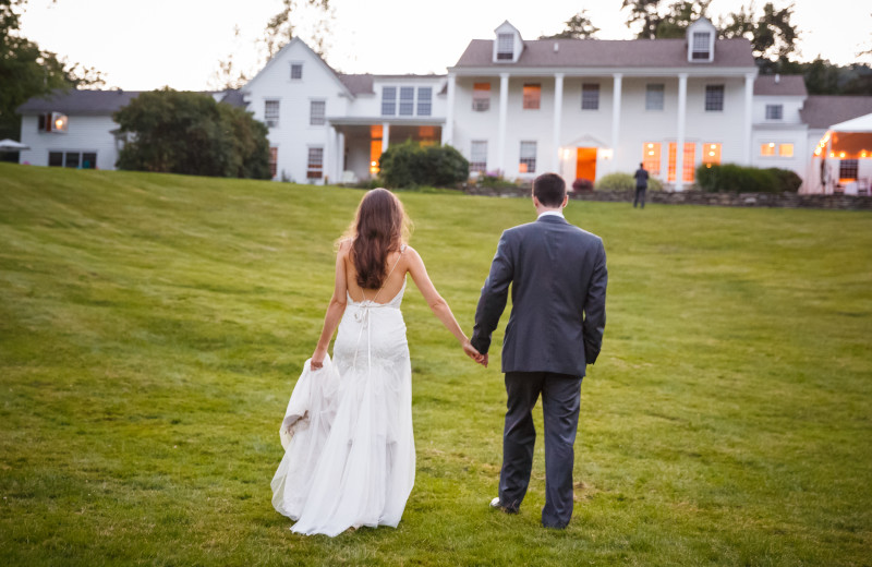 Weddings at Fontainebleau Inn.