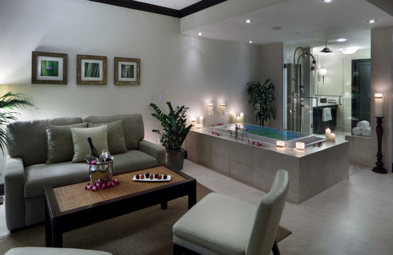 Jacuzzi suite at The Seagate Hotel & Spa.