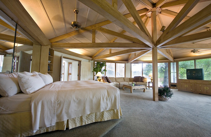 Guest room at The Lodge of Four Seasons.