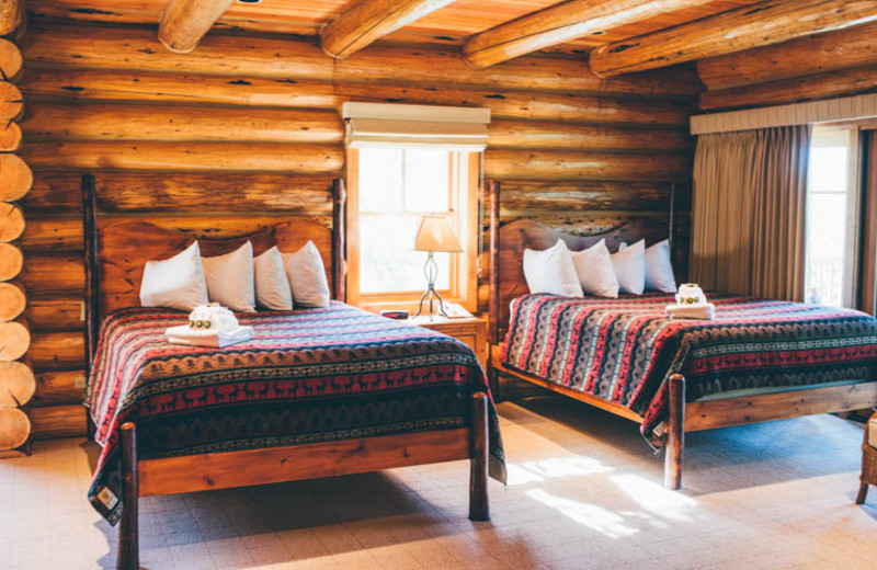 Guest bedroom at South Fork Lodge.