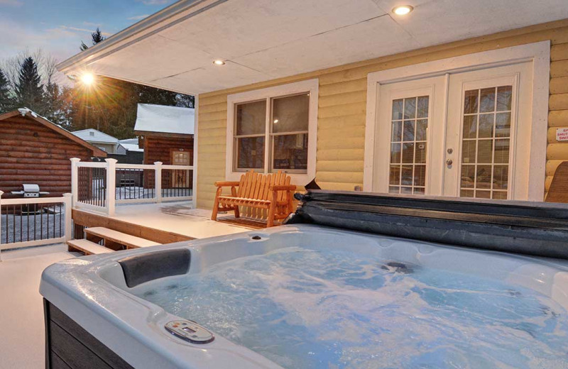 Guest hot tub at The Lodges at Sunset Village.