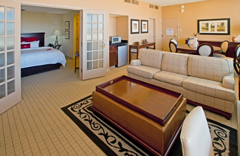 Guest room at Sharonville Hotel 