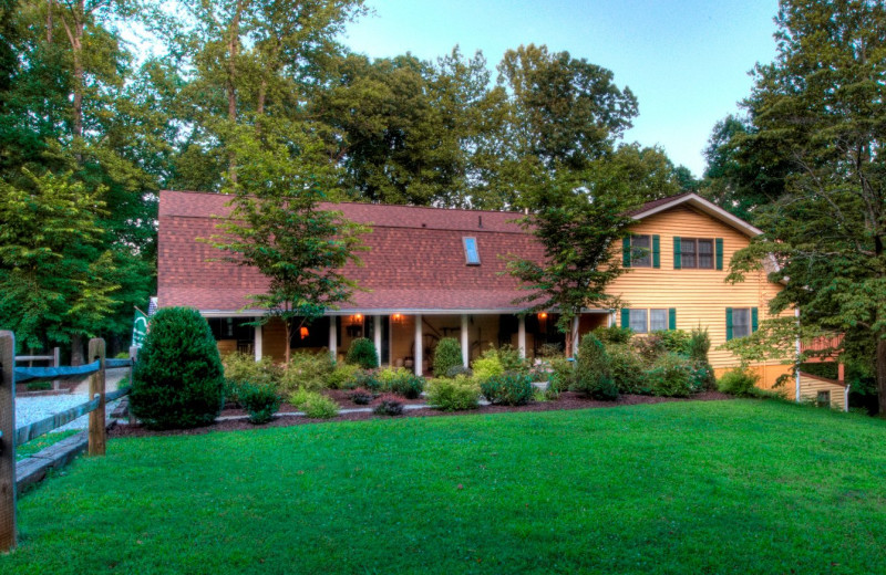 Exterior view of Mountain Top Lodge at Dahlonega.