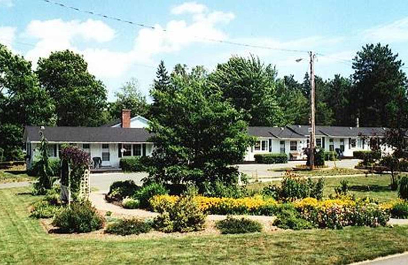 Exterior view of Allen's Motel.