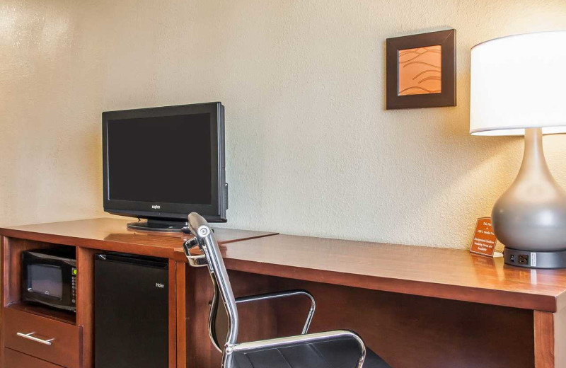 Guest room at Comfort Inn Fergus Falls.