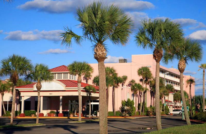 Exterior front of Holiday Isle Oceanfront Resort. 