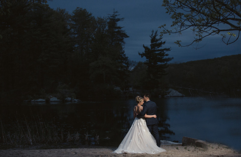 Weddings at Arrow Park Lake and Lodge.