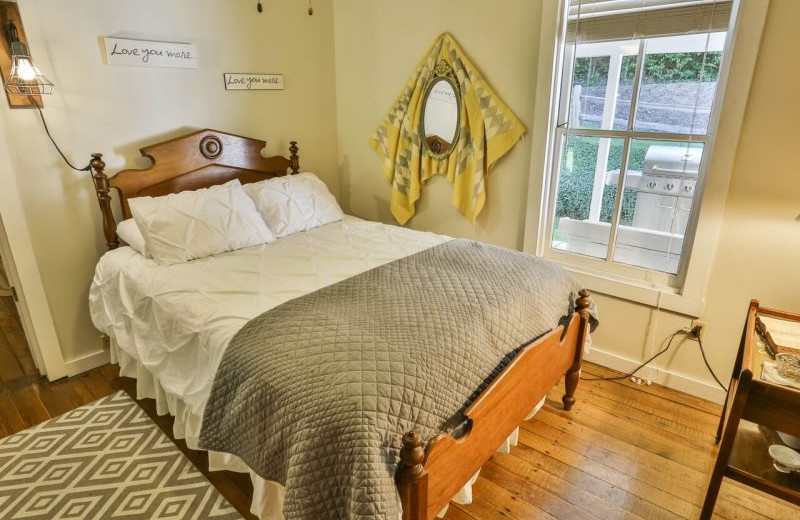 Rental bedroom at Blue Sky Cabin Rentals.