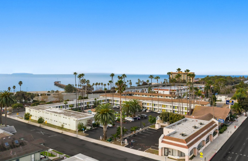 Exterior view of Vagabond Inn Ventura.