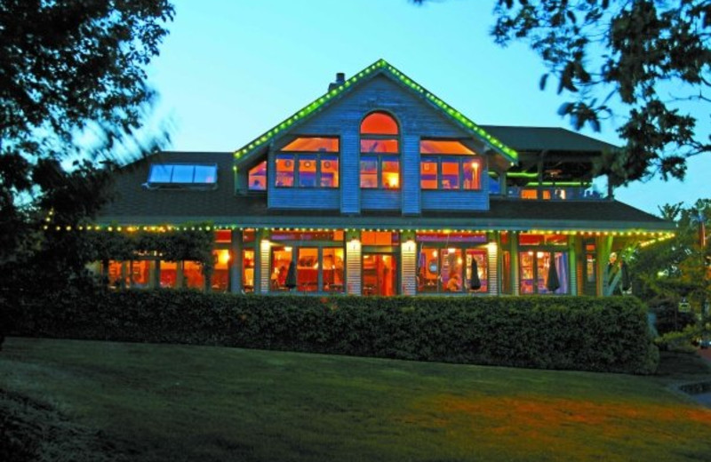 Exterior view of Spinnakers Brewpub and GuestHouses.