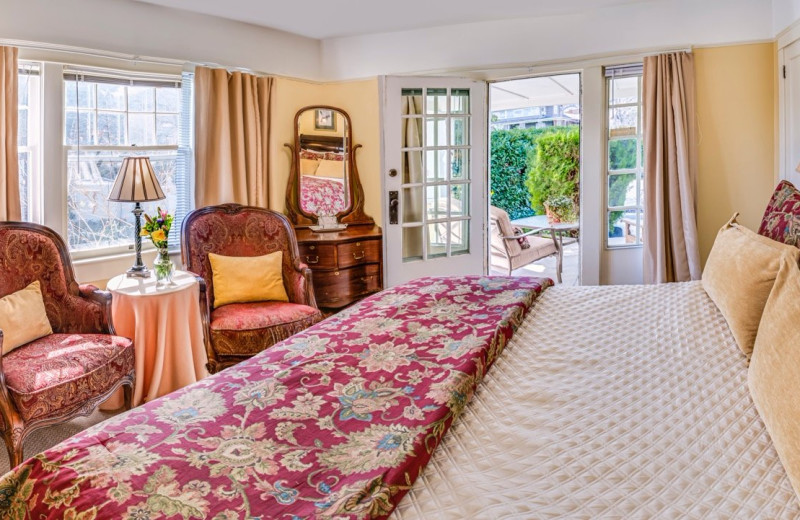 Guest room at Bayberry Inn.