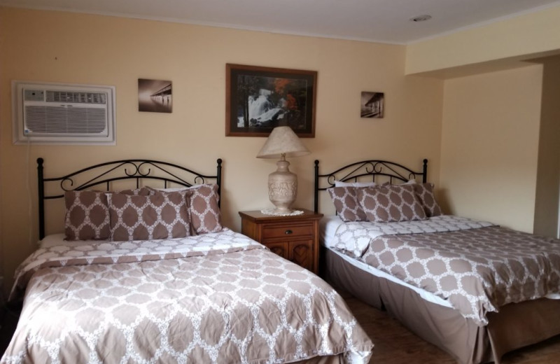 Guest room at Hammo's Lodge.