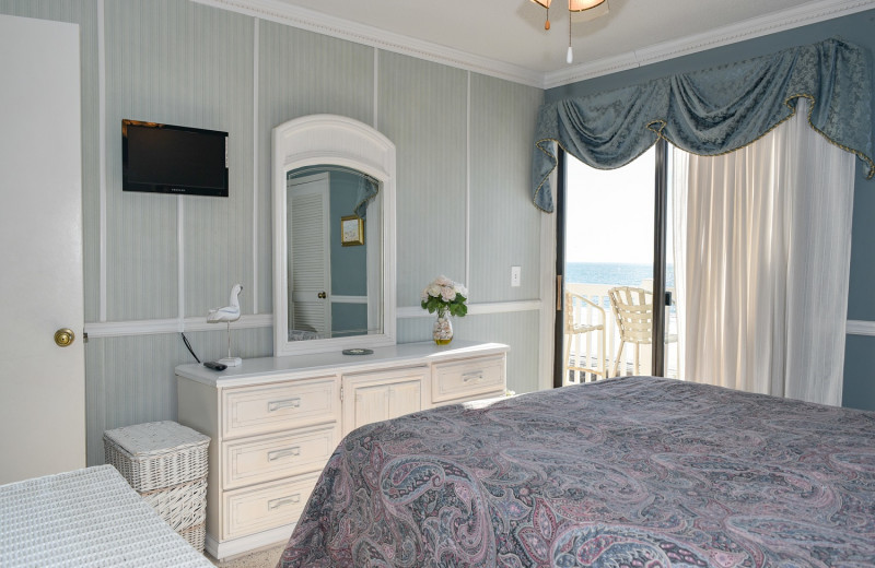 Rental bedroom at Seaside Vacations.