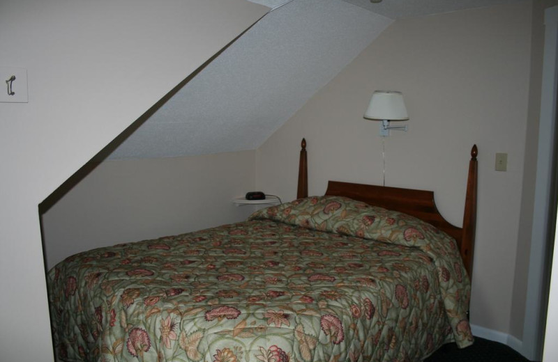 Guest bedroom at Windrifter Resort.